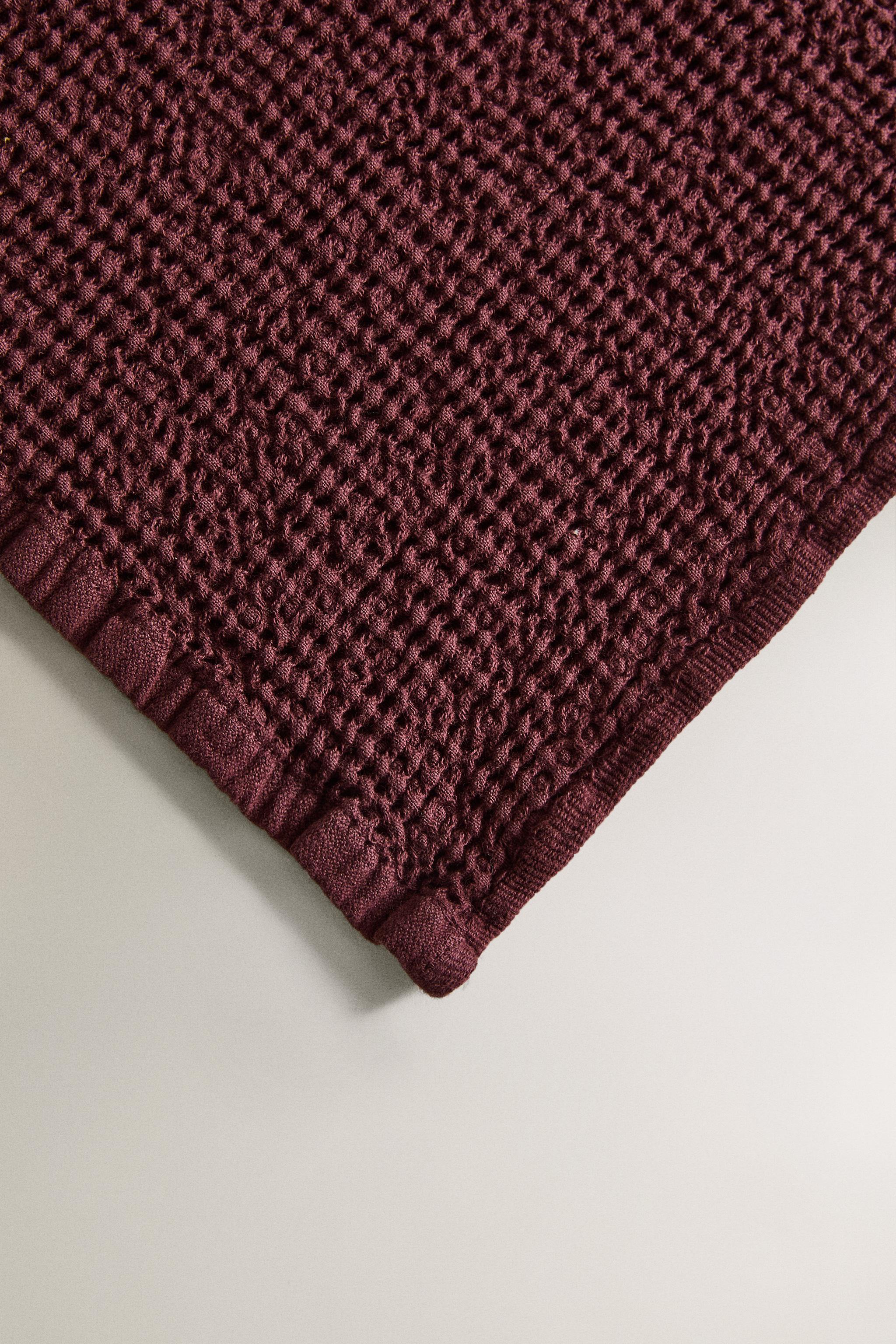 MINI WAFFLE-KNIT BATH TOWEL